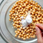 Ceci e lenticchie in ciotola