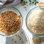 Ciotole con lenticchie e bulgur durante l’ammollo