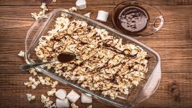 Popcorn ai marshmallow con cioccolato