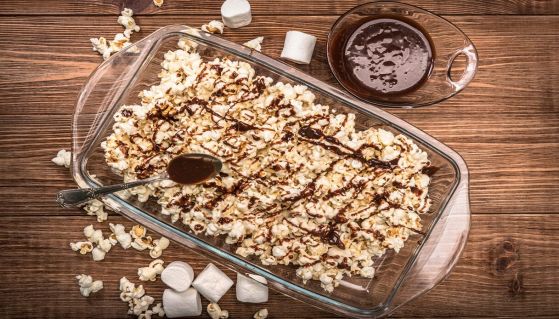 Popcorn ai marshmallow con cioccolato
