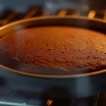 Torta di ricotta e cioccolato in forno fino a cottura complet