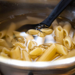 insalata di pasta fredda con ceci
