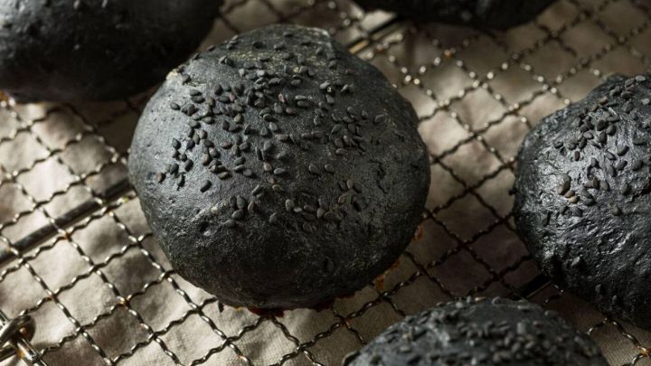 Pane al carbone vegetale