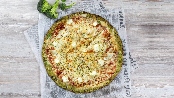 La broccoli pizza, gustosa e croccante, senza farina