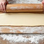 Impasto steso con matterello