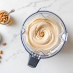 Estratto di vaniglia e miele nel mixer