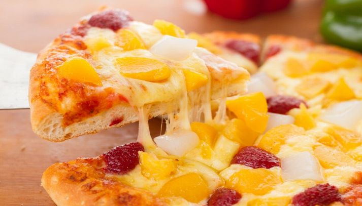 Pizza all'ananas filante