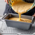 Trasferite l’impasto nel plumcake