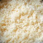 Riso in pentola con acqua