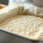 Impasto versato nello stampo rivestito