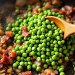 Piselli in casseruola con soffritto