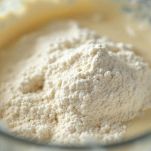 Mix di farine incorporato all’impasto in ciotola