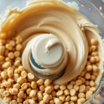 Arachidi frullate fino a consistenza liscia