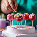 Palline ricoperte di glassa con codette colorate