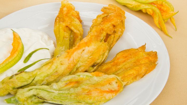 Fiori di zucca in friggitrice ad aria