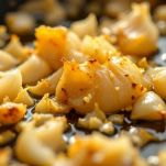 Aglio cipolla e pancetta in padella