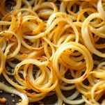 Cipolle a rondelle in padella