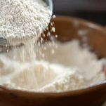 Polveri leggere nella ciotola