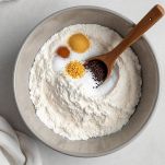 Ingredienti secchi con vaniglia miscelati