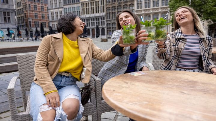 La Gen Z non ama il vino, ma il motivo non c'entra con il gusto