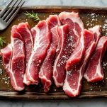 Fette sottili di vitello incise