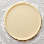 Disco di pasta frolla bucherellato