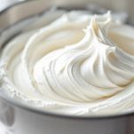 Crema con ananas frullato e panna