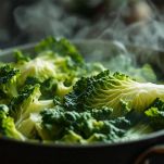 Foglie di verza ammorbidite e scolate