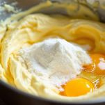 Composto cremoso di uova ricotta e zucchero