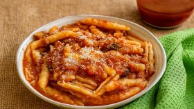 Il sugo che trasforma un piatto povero in un'esperienza avvolgente