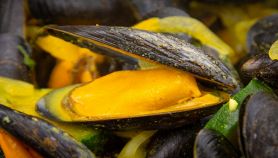 Deliziose cozze cotte con zucchine