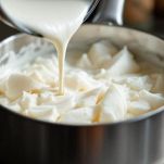 Polpa di cocco frullata in casseruola