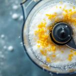 Zucchero e scorza nel mixer