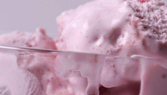 Perché non ricongelare il gelato sciolto?