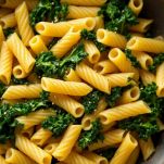 Rigatoni mescolati con cavolo nero