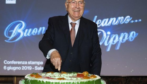 Pippo Baudo con la cassata