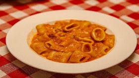 Un primo che richiama gli anni '80 ed è ricchissimo di sapore