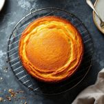 Base tagliata e bagnata con caffè