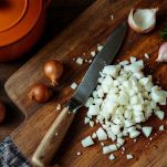Cipolla e aglio tritati