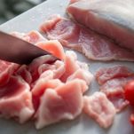 Fette bianche disposte sul piano