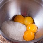 semifreddo-all-amaretto-preparo-composto