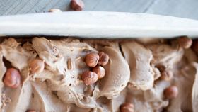 Un bacio delicato alla nocciola, che seduce con la sua freschezza
