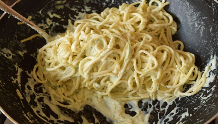 Cremosa pasta cacio e pepe