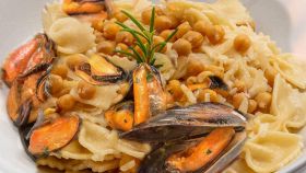 Una ricetta cremosa che unisce mare e terra in modo sublime