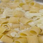 pasta-e-cavolfiore-al-forno-pasta-scolata