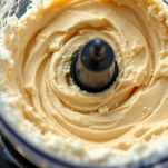 Crema con vaniglia e panna vegetale incorporata