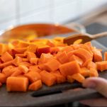 vellutata-di-zucca-e-castagne-taglio-zucca