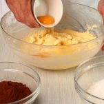 baci-di-dama-alle-nocciole-aggiunta-uova-farina