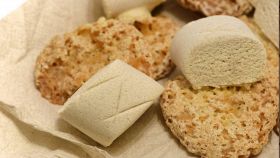 Il morso che sfida il silenzio, per ricordare chi è andato via