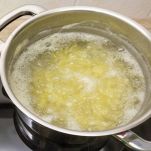 castagnole-vegan-preparazione-patate